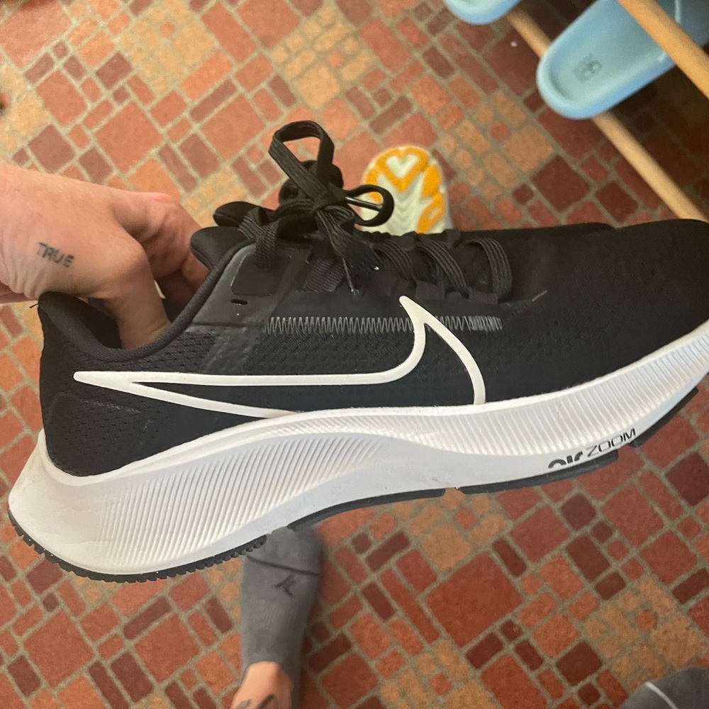 Nike air zoom pegasus never worn